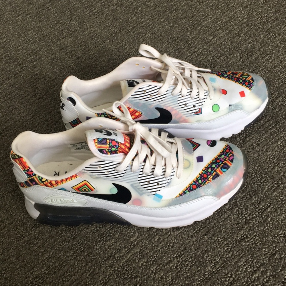 Nike Air Max white and colorful design size 6.5